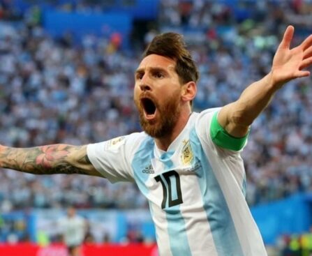 Lionel Messi sinh ra tại Rosario, Argentina và mang quốc tịch Argentina. 