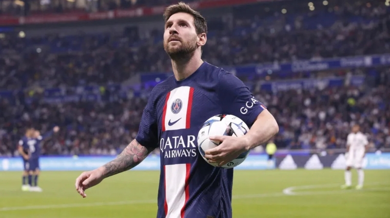 Messi đã chơi ở Tây Ban Nha, Pháp và hiện tại tại Mỹ cho các câu lạc bộ lớn. 