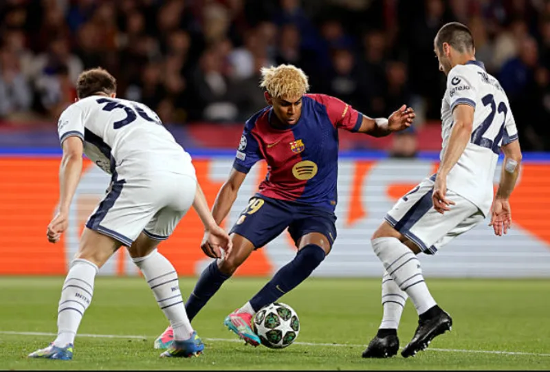 Từ La Liga đến Champions League, Yamal liên tục thiết lập những cột mốc hiếm có trước tuổi 20.