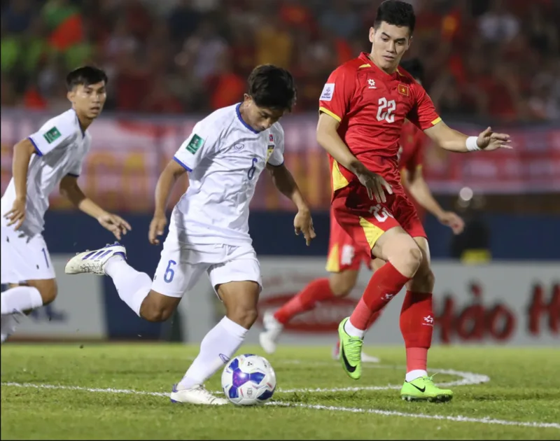 Tiến Linh ở đội tuyển Việt Nam thường đảm nhiệm vai trò trung phong và là mối đe dọa đáng kể trước khung thành đối phương.