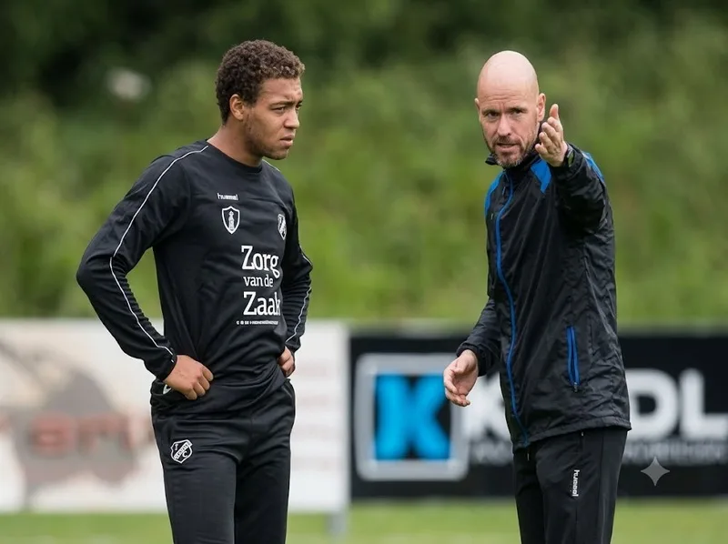 Erik Ten Hag từng dẫn dắt Go Ahead Eagles, Bayern Munich II và FC Utrecht